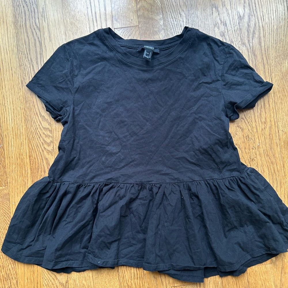 FOREVER 21 T shirt flouncy super comfy and can dress up